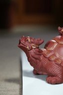 《金龜出海》宜興紫砂壺高級工藝美術(shù)師純手工底槽青創(chuàng)新壺茶壺紫砂茶具