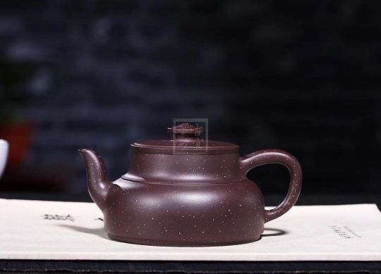 《金砂納?！纷夏嘧仙安鑹厝止すに嚸佬g(shù)師宜興原礦紫砂喝茶壺