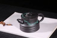 《魚(yú)樂(lè)》茶具茶壺宜興手工紫砂壺烏金泥