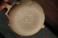 《招財(cái)供春》